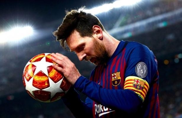 Messi Using in a stadium