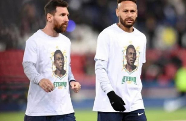 Lionel Messi and Neymar Wear Pele T-shirt