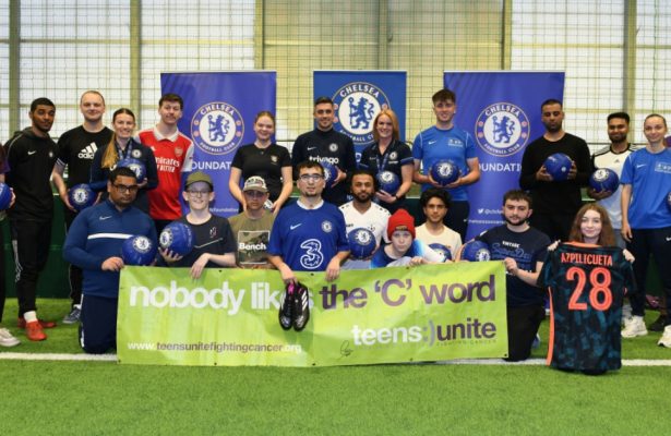 Chelsea's Men’s Squad Make Donation Cancer