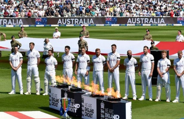 Australia players wear black armbands
